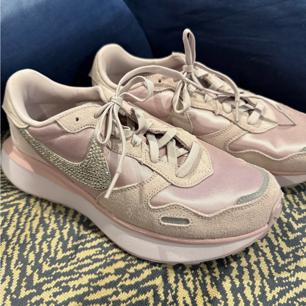 Nike Women's Pink Sneakers